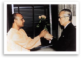 Sri Chinmoy and U Thant 29th February 1972, UN Headquarters New York