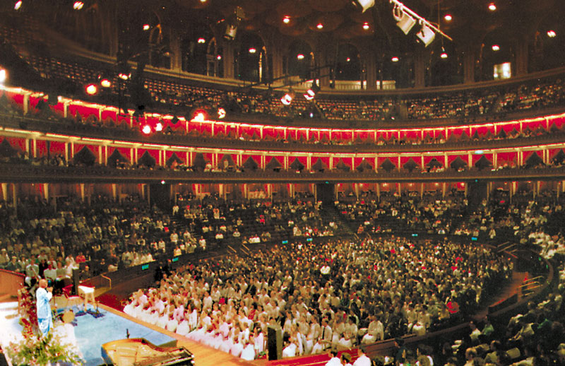 Sri Chinmoy's opening meditation during a Peace Concert at the Royal Albert Hall.